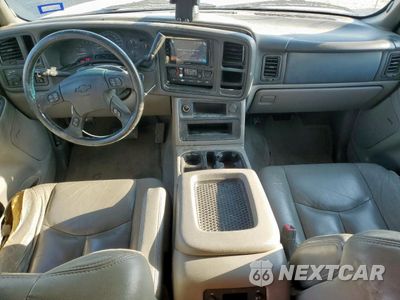 Zdjęcie 8 z 15 samochodu: 2004 CHEVROLET TAHOE C1500 VIN:1GNEC13Z64R103753 - miniatura
