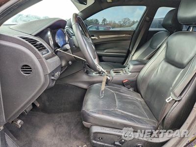 Zdjęcie 7 z 14 samochodu: 2014 CHRYSLER 300C VIN:2C3CCAEG1EH190057 - miniatura
