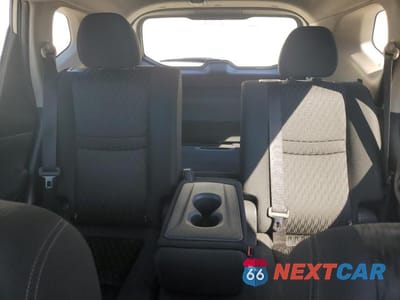 Zdjęcie 10 z 13 samochodu: 2018 NISSAN ROGUE S VIN:KNMAT2MV6JP579775 - miniatura