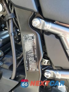 Zdjęcie 9 z 10 samochodu: 2024 SUZUKI GSX800 F VIN:JS1EM13B6R7101474 - miniatura