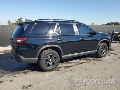 Trzecie zdjęcie samochodu z tyłu: 2025 HONDA PILOT TRAILSPORT VIN:5FNYG1H63SB058640 - miniatura