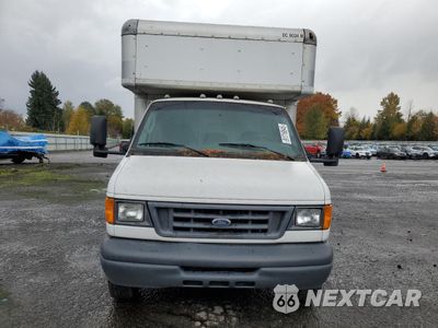 Piąte zdjęcie samochodu w środku: 2006 FORD ECONOLINE E450 SUPER DUTY CUTAWAY VAN VIN:1FDXE45S16DB22204 - miniatura