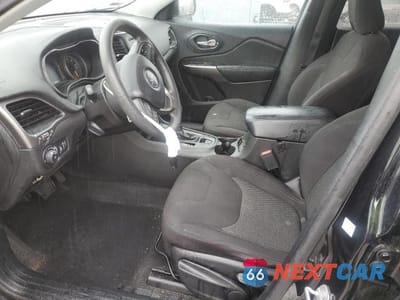 Zdjęcie 7 z 13 samochodu: 2019 JEEP CHEROKEE LATITUDE VIN:1C4PJLCB1KD439603 - miniatura