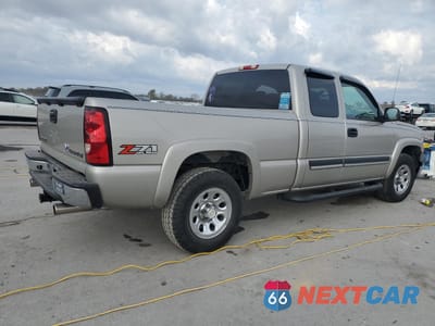 Trzecie zdjęcie samochodu z tyłu: 2004 CHEVROLET SILVERADO K1500 VIN:1GCEK19T34E248447 - miniatura