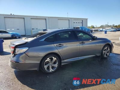 Trzecie zdjęcie samochodu z tyłu: 2018 HONDA ACCORD EX VIN:1HGCV1F44JA228451 - miniatura