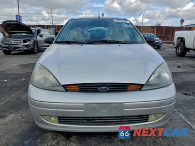 Piąte zdjęcie samochodu w środku: 2003 FORD FOCUS ZX3 VIN:3FAFP31Z13R166798 - miniatura