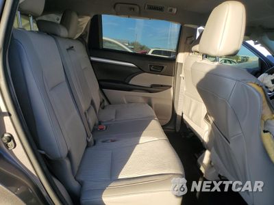 Zdjęcie 11 z 15 samochodu: 2016 TOYOTA HIGHLANDER LE VIN:5TDZKRFH0GS155867 - miniatura