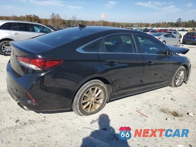 Trzecie zdjęcie samochodu z tyłu: 2018 HYUNDAI SONATA SE VIN:5NPE24AF4JH707617 - miniatura