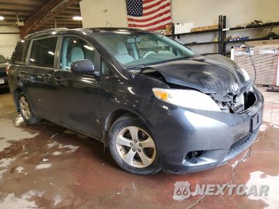 Czwarte zdjęcie samochodu z boku: 2014 TOYOTA SIENNA LE VIN:5TDKK3DC1ES498397 - miniatura