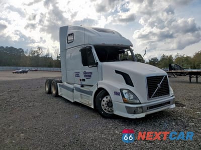 2006 VOLVO VN VNL 4V4NC9GH96N398029 - główne zdjęcie licytacji z USA - miniatura