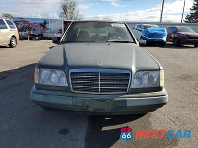 Piąte zdjęcie samochodu w środku: 1995 MERCEDES-BENZ E 320 BASE VIN:WDBEA32E5SC158265 - miniatura