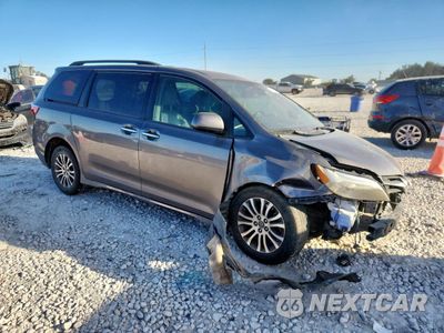 Czwarte zdjęcie samochodu z boku: 2018 TOYOTA SIENNA XLE VIN:5TDYZ3DC0JS933183 - miniatura