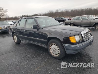 Czwarte zdjęcie samochodu z boku: 1983 MERCEDES-BENZ 300 DT VIN:WDBEB33D9HA458835 - miniatura