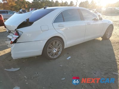 Trzecie zdjęcie samochodu z tyłu: 2008 MERCEDES-BENZ S 550 VIN:WDDNG71X48A177930 - miniatura