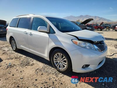 Czwarte zdjęcie samochodu z boku: 2017 TOYOTA SIENNA XLE PREMIUM 8-PASSENGER VIN:5TDYZ3DC5HS859690 - miniatura