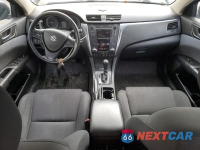 Zdjęcie 8 z 12 samochodu: 2012 SUZUKI KIZASHI SE VIN:JS2RF9A32C6100580 - miniatura