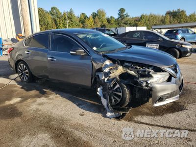 Czwarte zdjęcie samochodu z boku: 2017 NISSAN ALTIMA 2.5 VIN:1N4AL3AP4HC205183 - miniatura