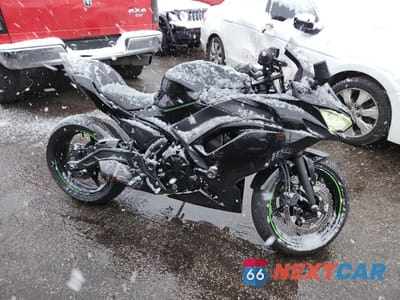 2023 KAWASAKI EX650 R ML5EXER17PDA88099 - główne zdjęcie licytacji z USA - miniatura