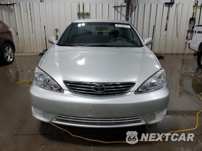 Piąte zdjęcie samochodu w środku: 2006 TOYOTA CAMRY LE VIN:4T1BE32K06U729641 - miniatura