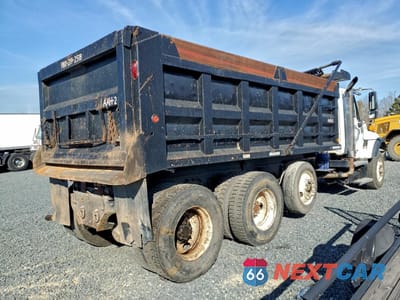 Trzecie zdjęcie samochodu z tyłu: 2005 INTERNATIONAL 7500 DUMP TRUCK VIN:1HTWPAZT85J005654 - miniatura