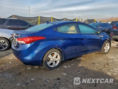 Trzecie zdjęcie samochodu z tyłu: 2013 HYUNDAI ELANTRA GLS VIN:KMHDH4AE9DU870156 - miniatura