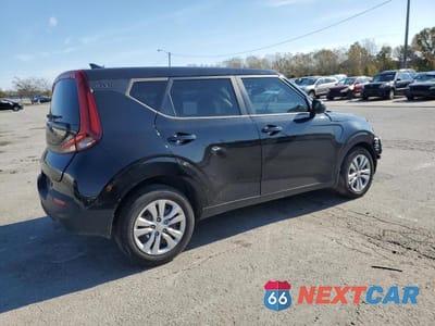 Trzecie zdjęcie samochodu z tyłu: 2020 KIA SOUL LX VIN:KNDJ23AU3L7703346 - miniatura