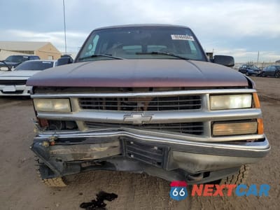 Piąte zdjęcie samochodu w środku: 1997 CHEVROLET TAHOE K1500 VIN:1GNEK13R3VJ361599 - miniatura