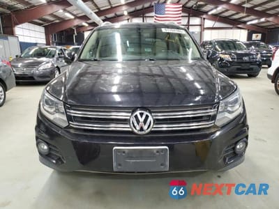 Piąte zdjęcie samochodu w środku: 2012 VOLKSWAGEN TIGUAN S VIN:WVGBV7AX9CW583440 - miniatura
