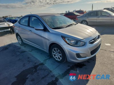 Czwarte zdjęcie samochodu z boku: 2013 HYUNDAI ACCENT VIN:KMHCT4AE9DU376194 - miniatura