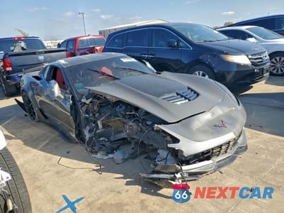 Czwarte zdjęcie samochodu z boku: 2016 CHEVROLET CORVETTE Z06 2LZ VIN:1G1YS2D62G5602749 - miniatura