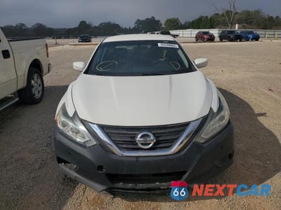 Piąte zdjęcie samochodu w środku: 2016 NISSAN ALTIMA 2.5 VIN:1N4AL3AP9GN328769 - miniatura