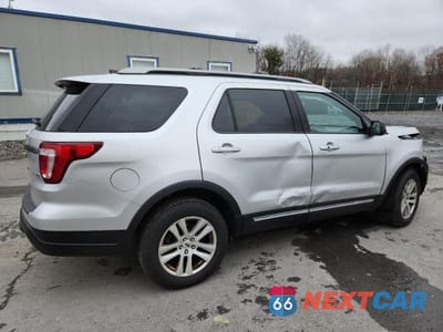 Trzecie zdjęcie samochodu z tyłu: 2018 FORD EXPLORER XLT VIN:1FM5K8D80JGA56829 - miniatura