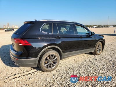 Trzecie zdjęcie samochodu z tyłu: 2022 VOLKSWAGEN TIGUAN SE VIN:3VV3B7AXXNM139215 - miniatura