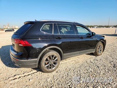 Trzecie zdjęcie samochodu z tyłu: 2022 VOLKSWAGEN TIGUAN SE VIN:3VV3B7AXXNM139215 - miniatura