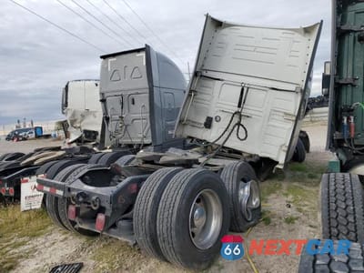 Czwarte zdjęcie samochodu z boku: 2025 VOLVO VNL SEMI TRUCK VIN:4V4NC9EHXSN694741 - miniatura