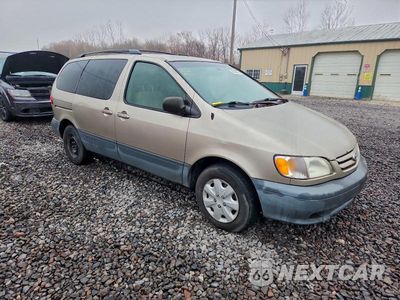 Czwarte zdjęcie samochodu z boku: 2002 TOYOTA SIENNA CE VIN:4T3ZF19C22U437697 - miniatura