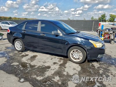 Czwarte zdjęcie samochodu z boku: 2010 FORD FOCUS SE VIN:1FAHP3FN1AW177874 - miniatura