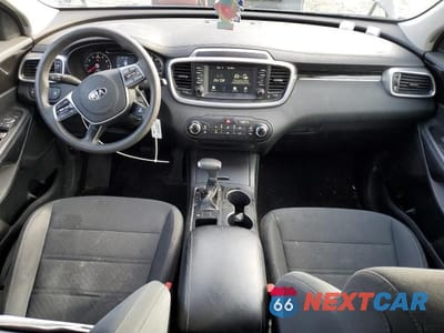 Zdjęcie 8 z 13 samochodu: 2019 KIA SORENTO L VIN:5XYPG4A34KG551992 - miniatura