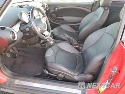 Zdjęcie 7 z 12 samochodu: 2010 MINI COOPER VIN:WMWMF3C57ATU78017 - miniatura