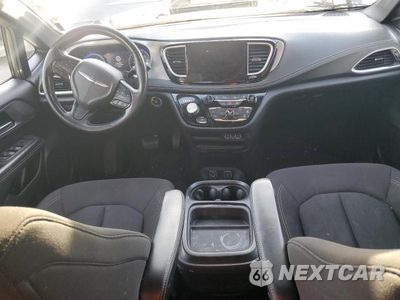 Zdjęcie 8 z 11 samochodu: 2021 CHRYSLER PACIFICA TOURING VIN:2C4RC1FG8MR501190 - miniatura