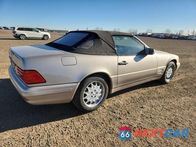 Trzecie zdjęcie samochodu z tyłu: 1997 MERCEDES-BENZ SL 320 VIN:WDBFA63F8VF152010 - miniatura