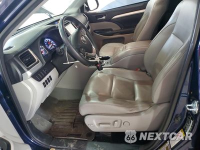 Zdjęcie 7 z 15 samochodu: 2016 TOYOTA HIGHLANDER XLE VIN:5TDJKRFH4GS292940 - miniatura