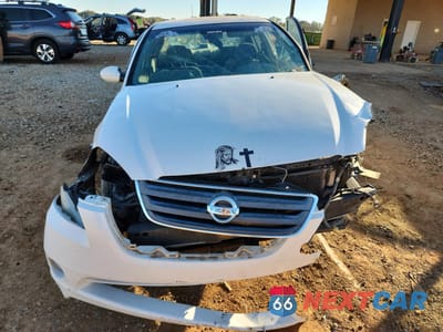 Piąte zdjęcie samochodu w środku: 2004 NISSAN ALTIMA BASE VIN:1N4AL11D84C100425 - miniatura