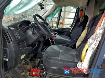 Zdjęcie 7 z 13 samochodu: 2021 RAM PROMASTER DELIVERY VAN VIN:3C6MRVJG6ME579709 - miniatura