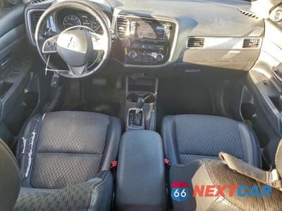 Zdjęcie 8 z 13 samochodu: 2015 MITSUBISHI OUTLANDER SE VIN:JA4AZ3A37FZ009538 - miniatura