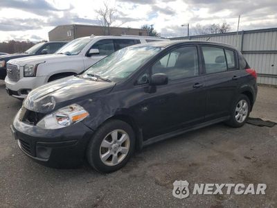 2009 NISSAN VERSA S 3N1BC13E09L429512 - główne zdjęcie licytacji z USA - miniatura