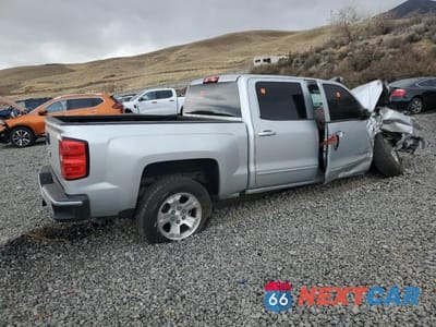 Trzecie zdjęcie samochodu z tyłu: 2018 CHEVROLET SILVERADO K1500 LT VIN:3GCUKREC2JG124223 - miniatura