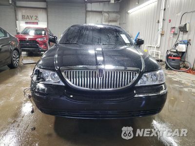 Piąte zdjęcie samochodu w środku: 2010 LINCOLN TOWN CAR SIGNATURE LIMITED VIN:2LNBL8CV5AX750787 - miniatura