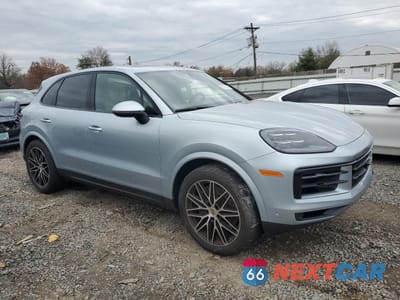 Czwarte zdjęcie samochodu z boku: 2025 PORSCHE CAYENNE VIN:WP1AA2AY1SDA05624 - miniatura