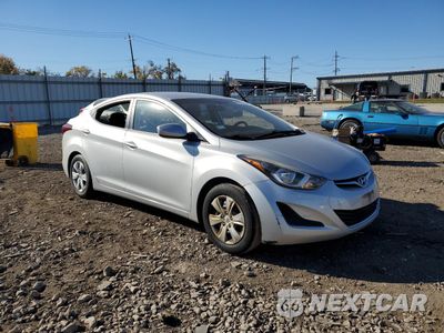 Czwarte zdjęcie samochodu z boku: 2016 HYUNDAI ELANTRA SE VIN:5NPDH4AE7GH744073 - miniatura